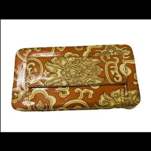 ⚜️NWOT Buckle Down Hinge Wallet Cognac & Tan